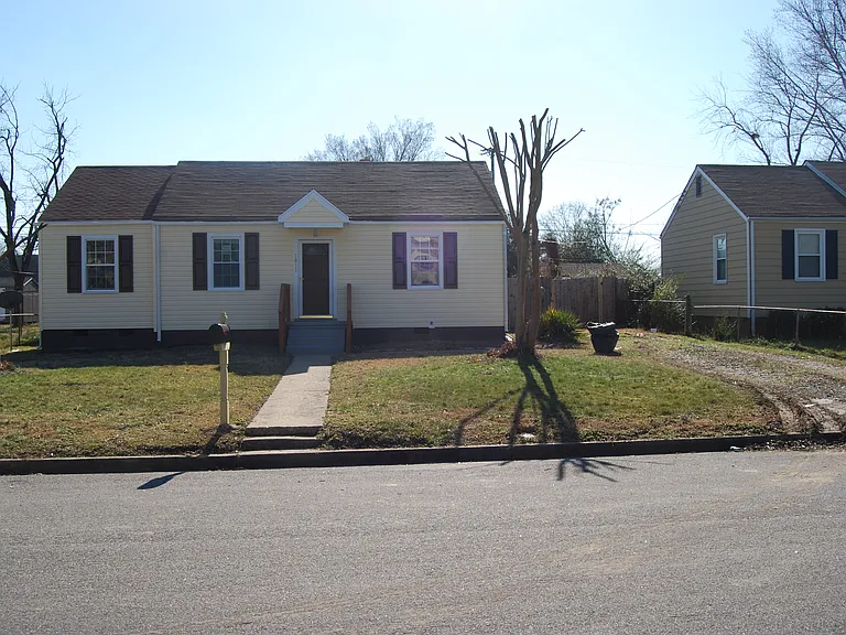 1811 Binford Ln — Photo 1