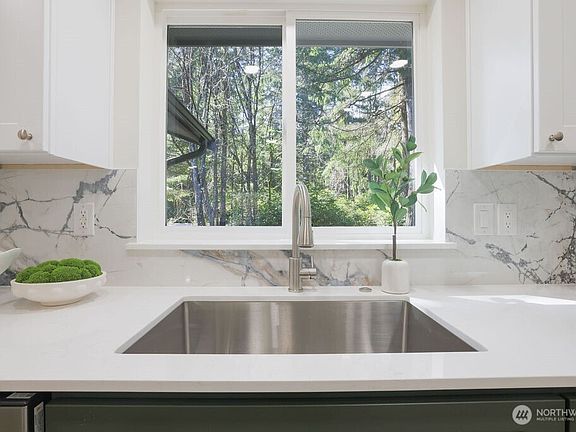 4th image of 13317 Bandix Road SE