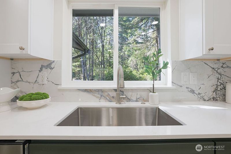 4th image of 13317 Bandix Road SE
