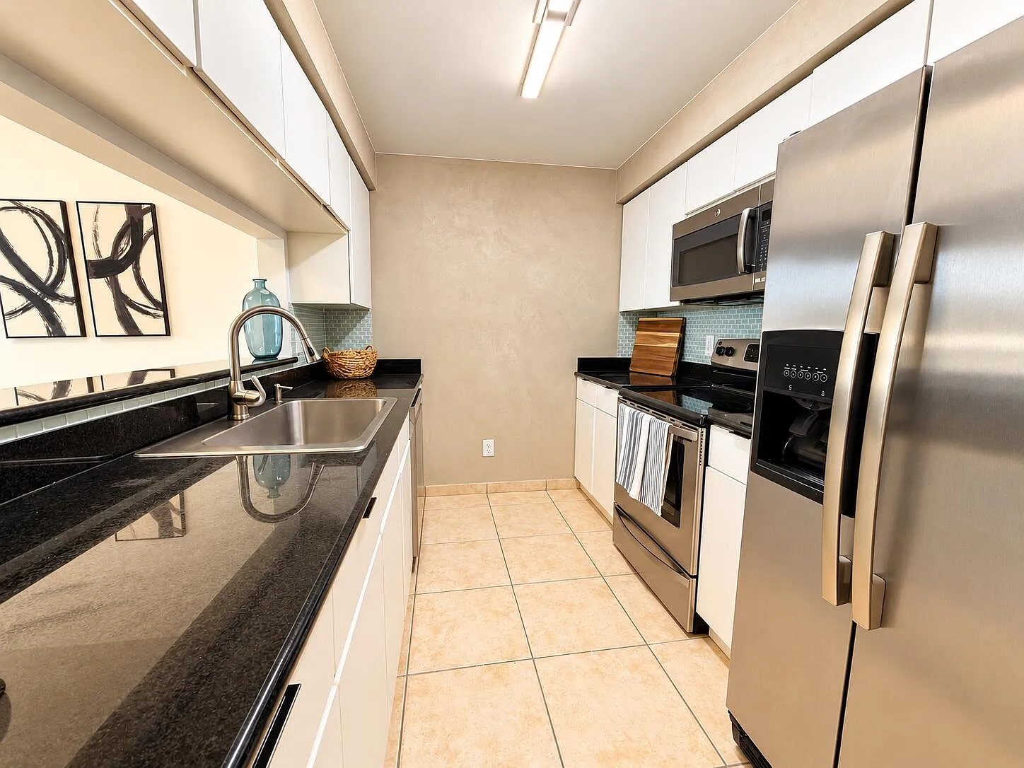 1 bed, 1.0 bath, 850 sqft, $3,500 — Photo 4