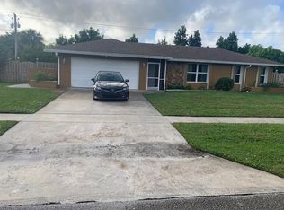 1909 Shower Tree Way, Wellington, FL 33414