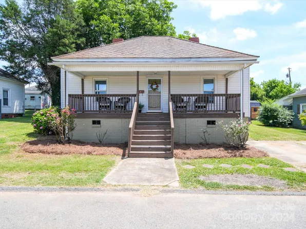 72 4th St, Cramerton, NC 28032
