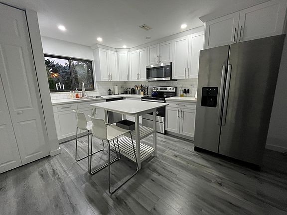 5th image of 1000 NW North River Dr APT 106