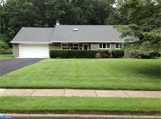 9 S Colonial Rdg, Moorestown, NJ 08057