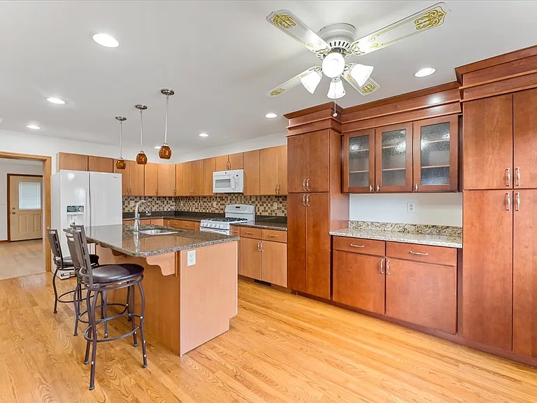 1103 Mount Allen Rd — Photo 10