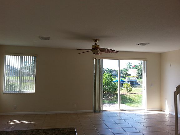 5th image of 3040 N Evergreen Cir