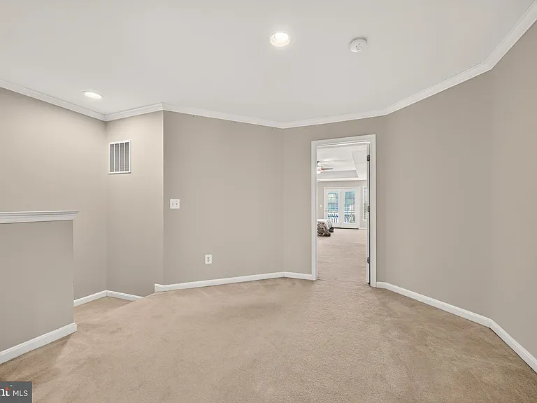 43580 Popes Creek Sq — Photo 38