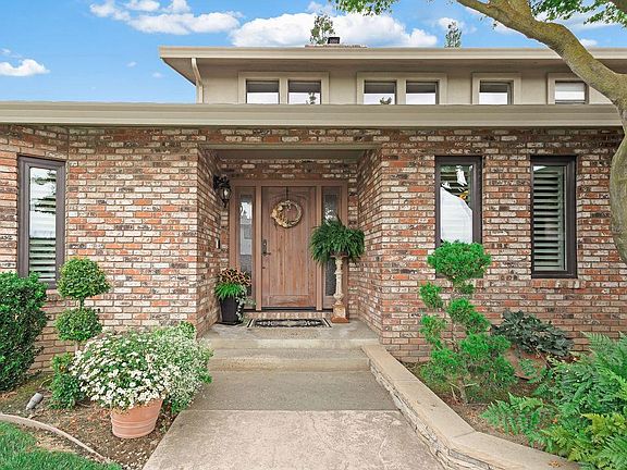 4th image of 1749 Carignane Way
