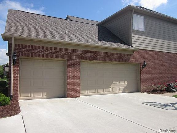 5th image of 16098 Johnson Creek Dr