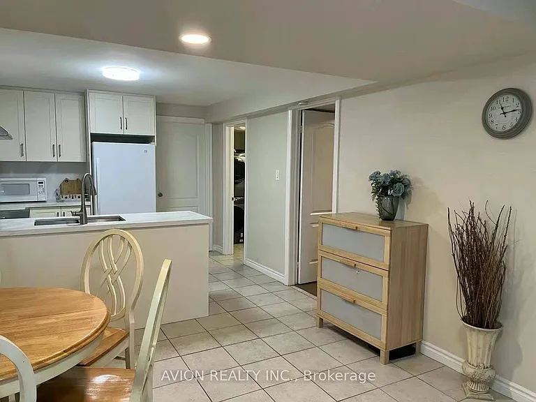 32 Manorheights St — Photo 6