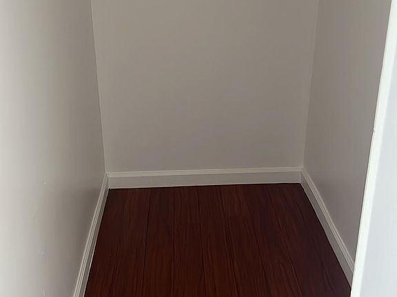 5th image of 330 S Mariposa Ave APT 5