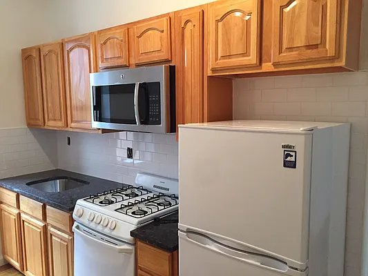 Rented by GreenVill Real Estate LLC | media 12