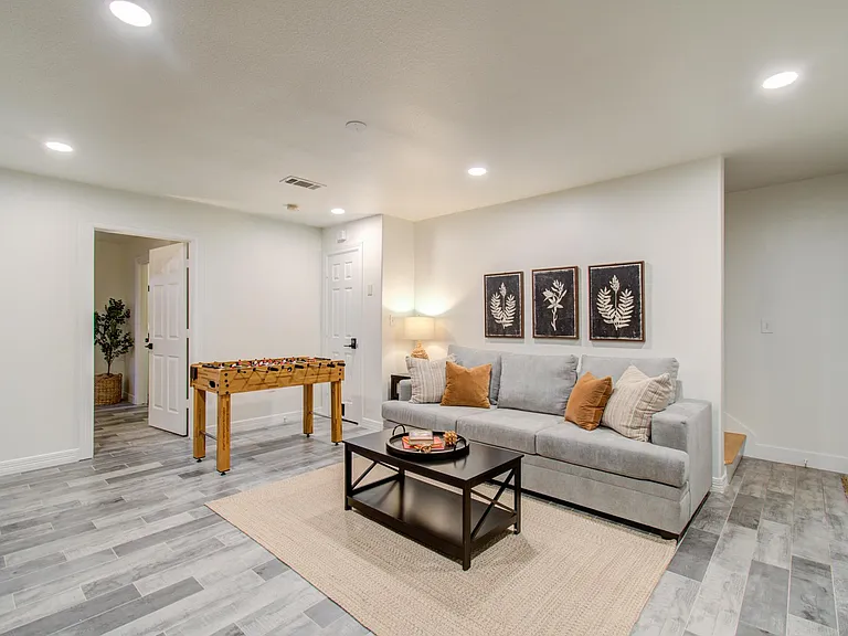 3010 Chenevert St — Photo 30