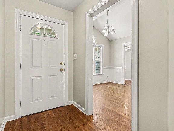 4th image of 936 Borage Dr