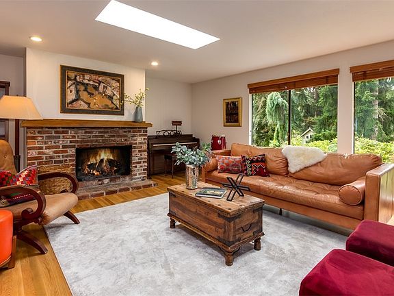 3rd image of 7563 NE Meadowmeer Ln
