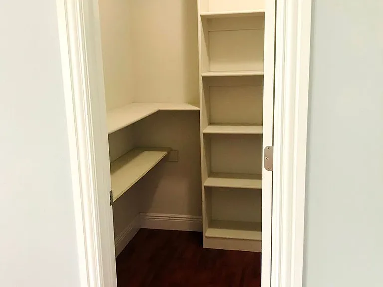 1652 W Cedar St — Photo 11