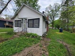 32 Rushmore Rd, Fox Lake, IL 60020