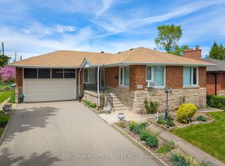 22 Barksdale Ave, Toronto, ON M3H 4S3