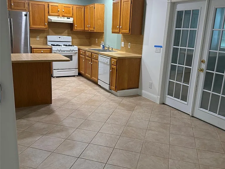 3207 E Heatherock Cir — Photo 3