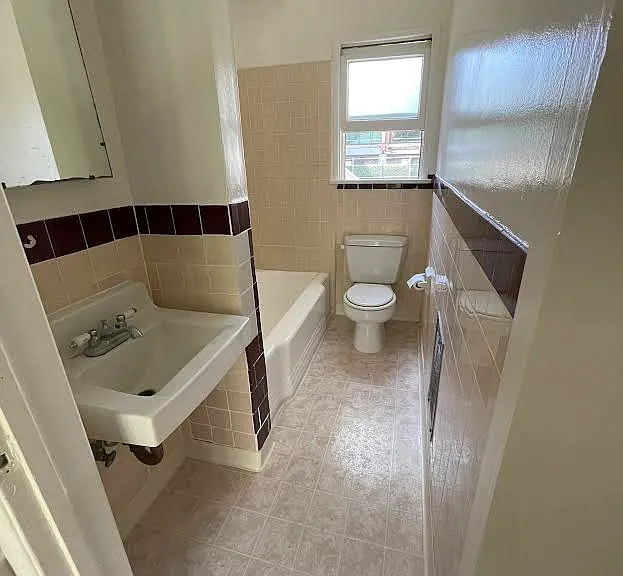 404 E Harvard St #1 — Photo 6
