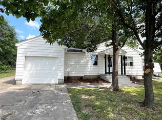1424 S Penn Ave, Bartlesville, OK 74003