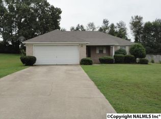 198 Brook Wind Dr, Hazel Green, AL 35750