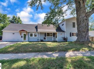 817 Walnut St, Cadillac, MI 49601