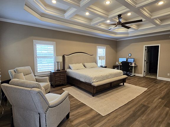 2nd image of 823 Coldwater Creek Cir