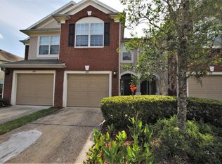 3132 Hollow Tree Ct, Jacksonville, FL 32216