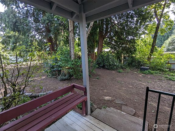 4th image of 1367 Bigelow Avenue NE