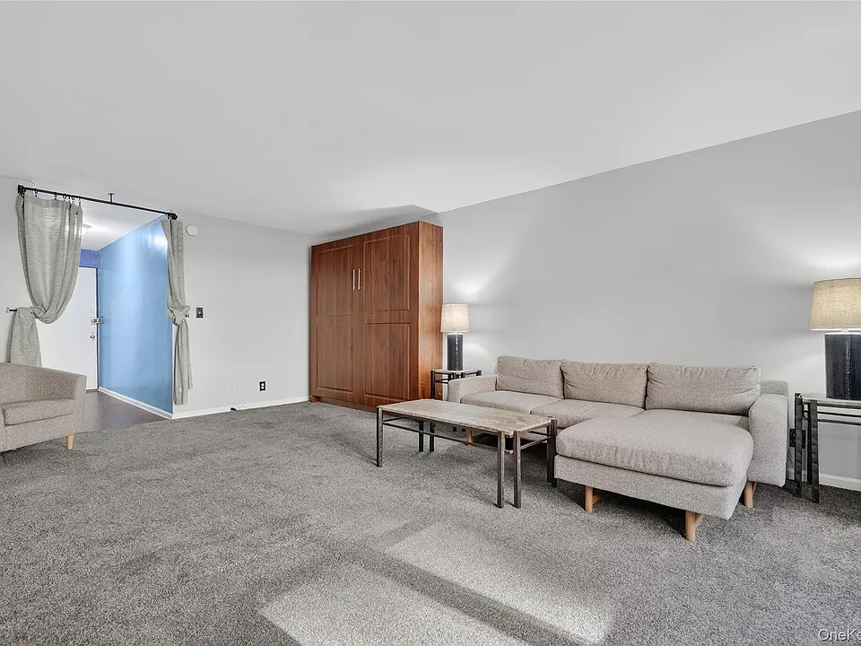 25 Franklin Ave #2K