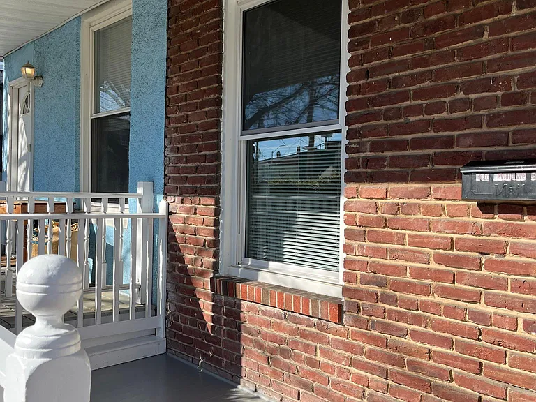 610 Harding Pl — Photo 3