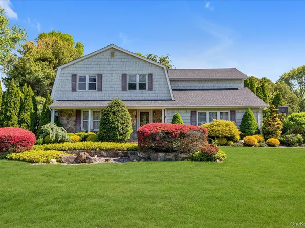 4 Toga Court, East Northport, NY 11731