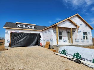 412 Sandmar Dr, Ripon, WI 54971