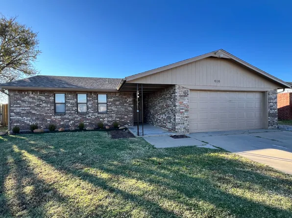 919 SW 60th St, Lawton, OK 73505