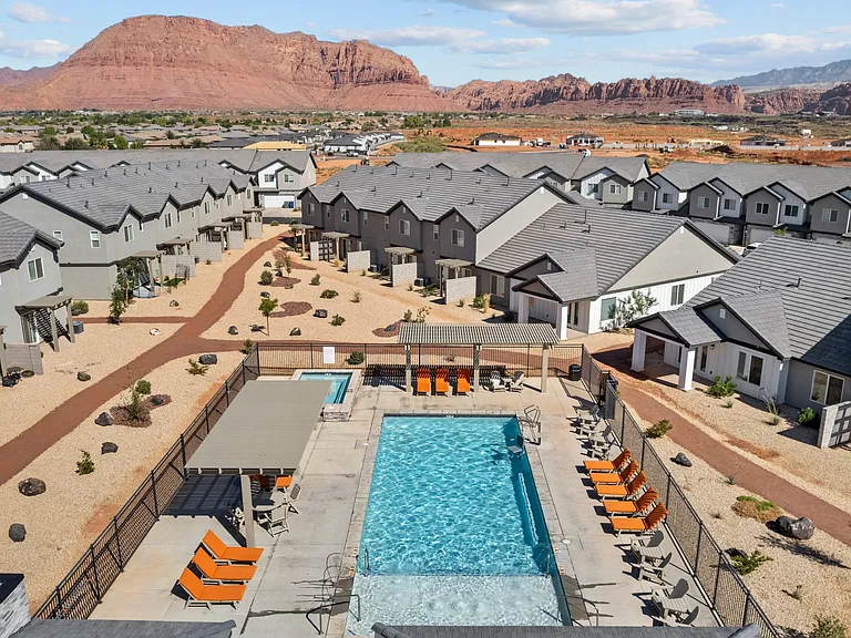 Desert Village Townhomes — Photo 22