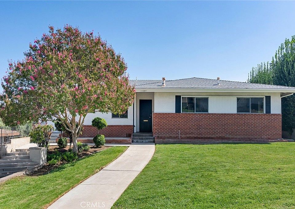 1st image of 11467 Iris St