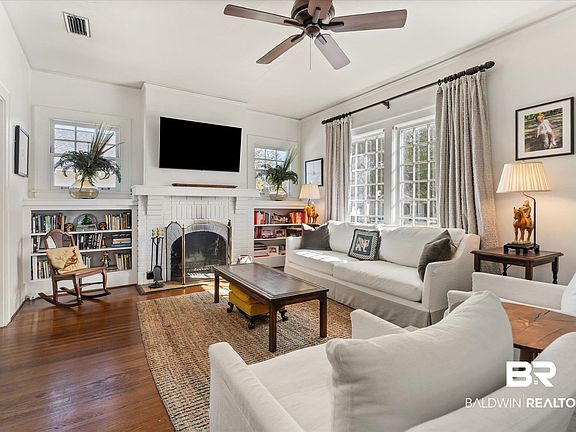 4th image of 55 Silverwood St
