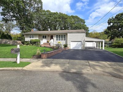3 Candlestick Court, Dix Hills, NY, 11746