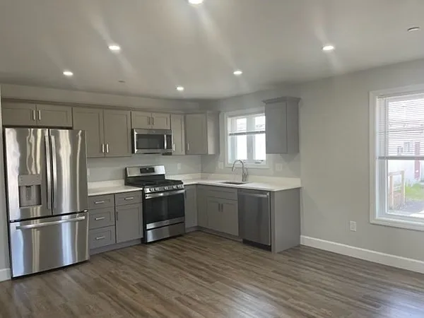 129 Pleasant St #2 — Photo 2