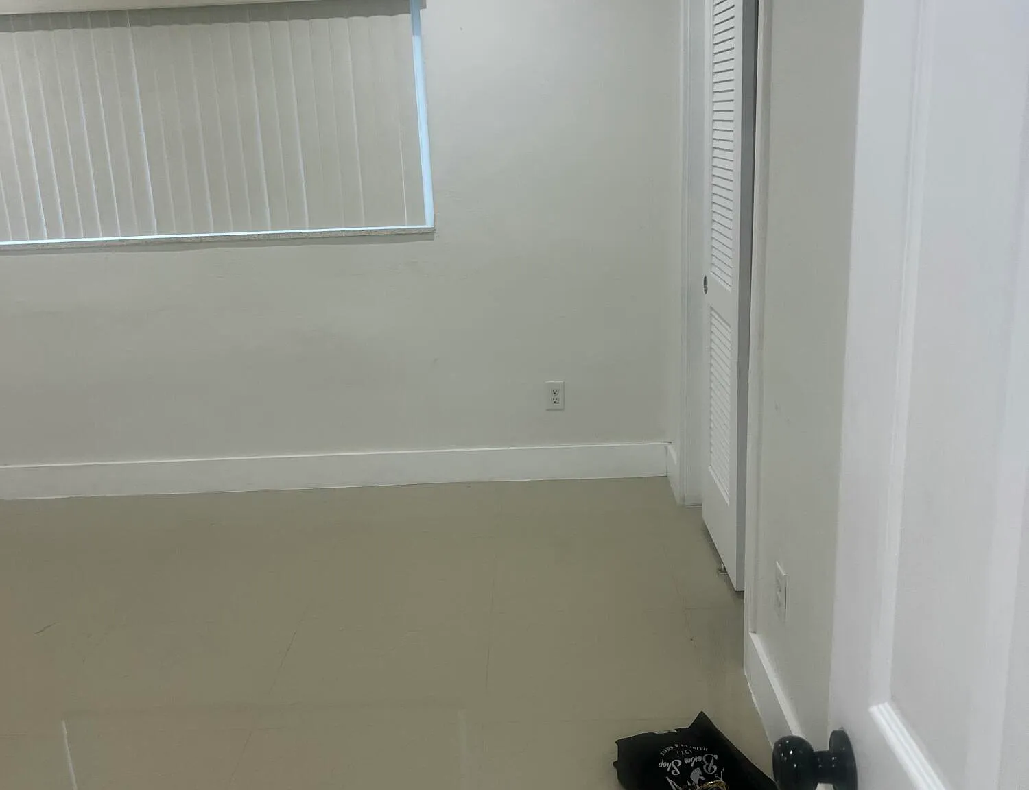 3 bed, 2.0 bath, 1512 sqft, $3,300 — Photo 4