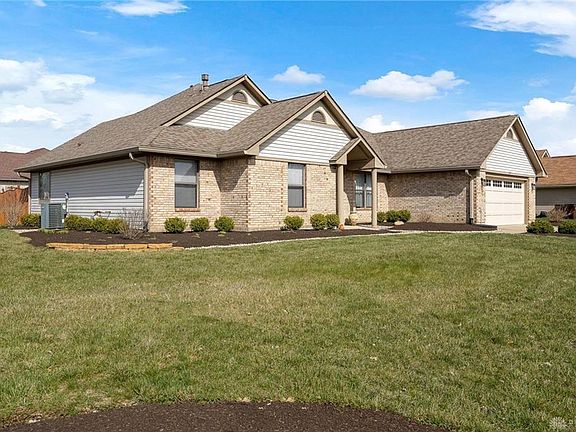 3rd image of 2585 Countryside Dr