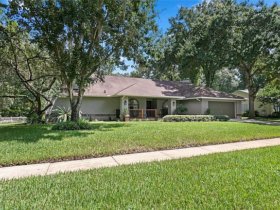 2nd image of 913 Lake Brooker Ct