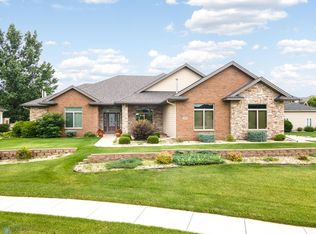 2009 Rose Creek Blvd S, Fargo, ND 58104