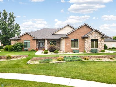 2009 Rose Creek Blvd S, Fargo, ND, 58104