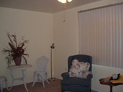 5th image of 909 Cherry Hills Dr