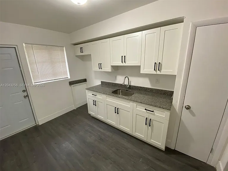1842 Madison St #3 — Photo 1