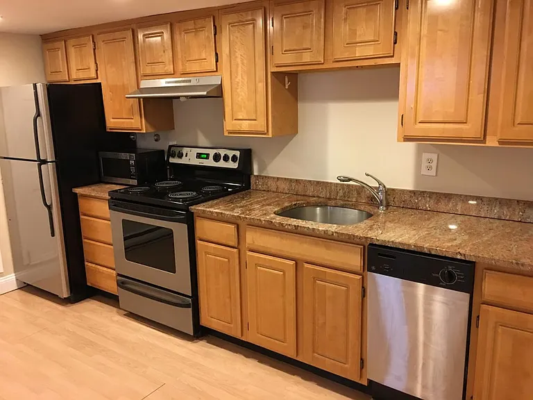 100 Emerson St #1 — Photo 2