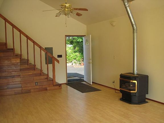 3rd image of 2511 E Timberlake West Dr
