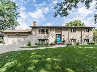 4200 S Chestnut Cir, Sioux Falls, SD 57103